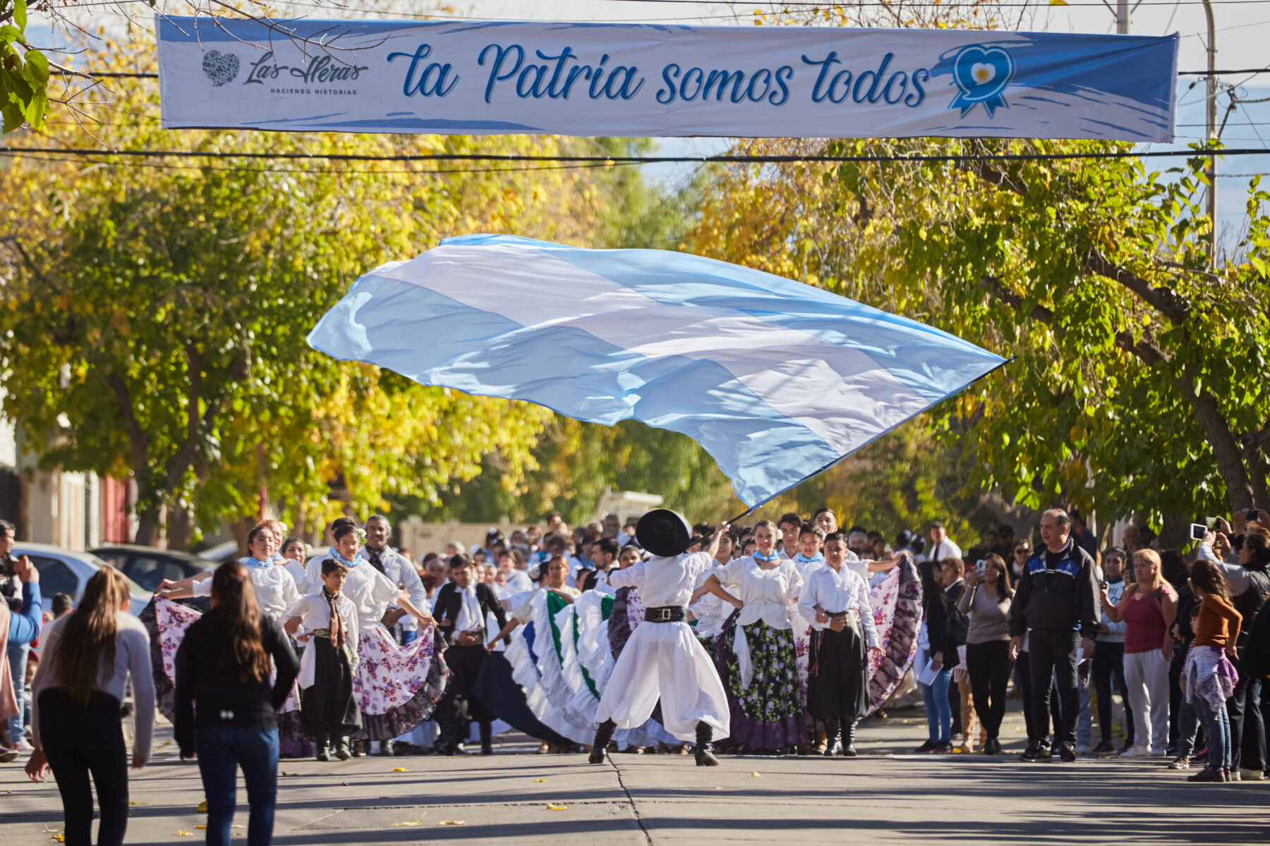 Festejos del 209º aniversario de la Revolución de Mayo en el renovado Gimnasio Municipal Nº 9 del barrio Cementista II. Las Heras, sábado 25 de mayo de 2019. (Marcelo Aguilar)