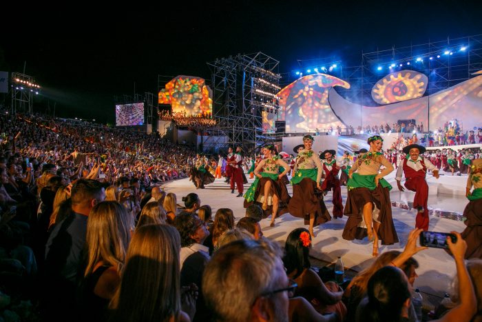 Bailarines-Vendimia1-700x467