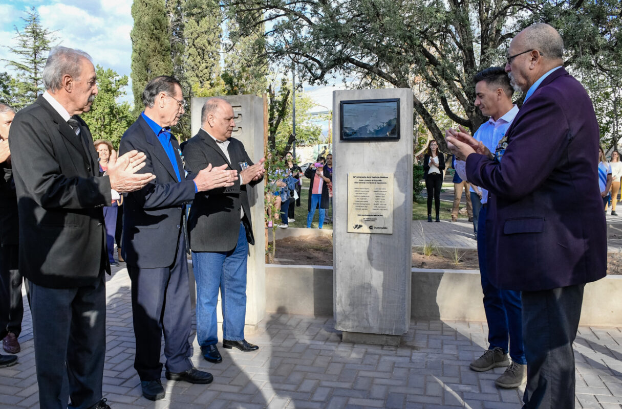 Acto-veteranos-d-e-Malvinas-1